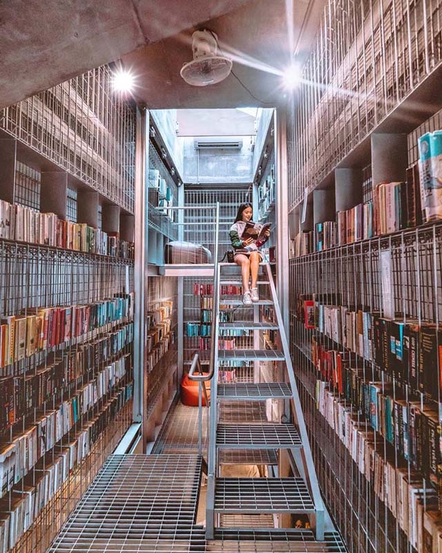 This hidden library in Bangsar (Kuala Lumpur) is a must-visit for all