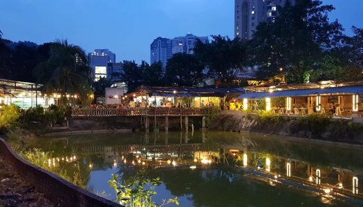 Blue Zone Cafe: Romantic lakeside seafood restaurant in Kuala Lumpur